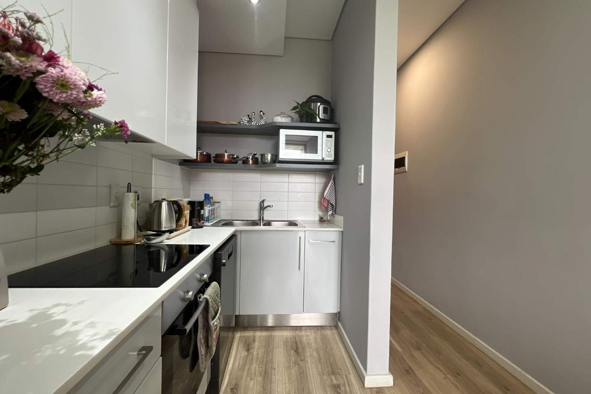 Upmarket 2-Bedroom Apartment Available! - Photo 2
