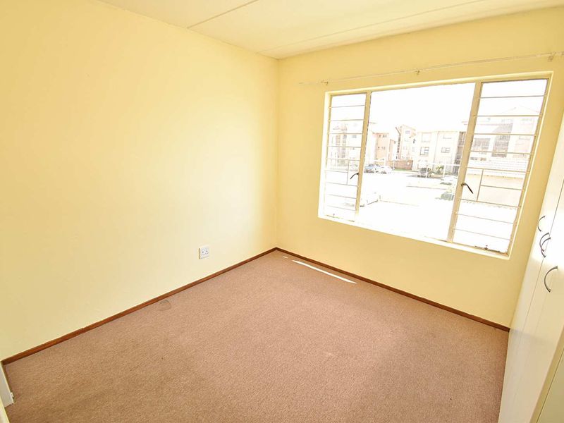 First Floor Apartment - Photo 10