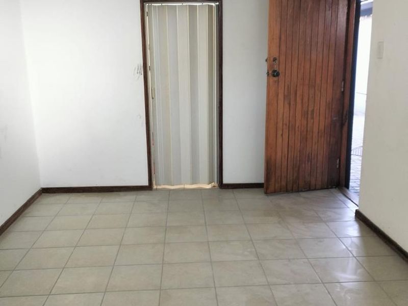 Garden Cottage - Photo 2