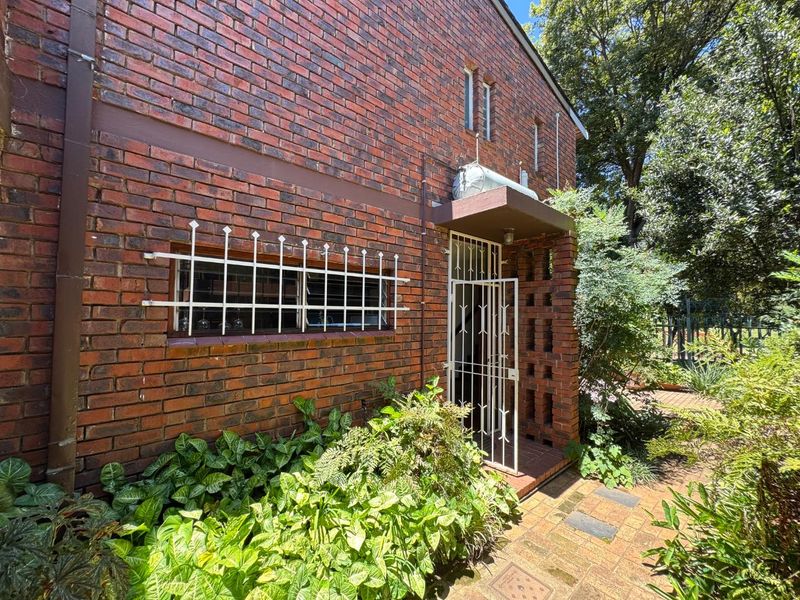 Property For Sale in Lynnwood Manor, Pretoria - Photo 2