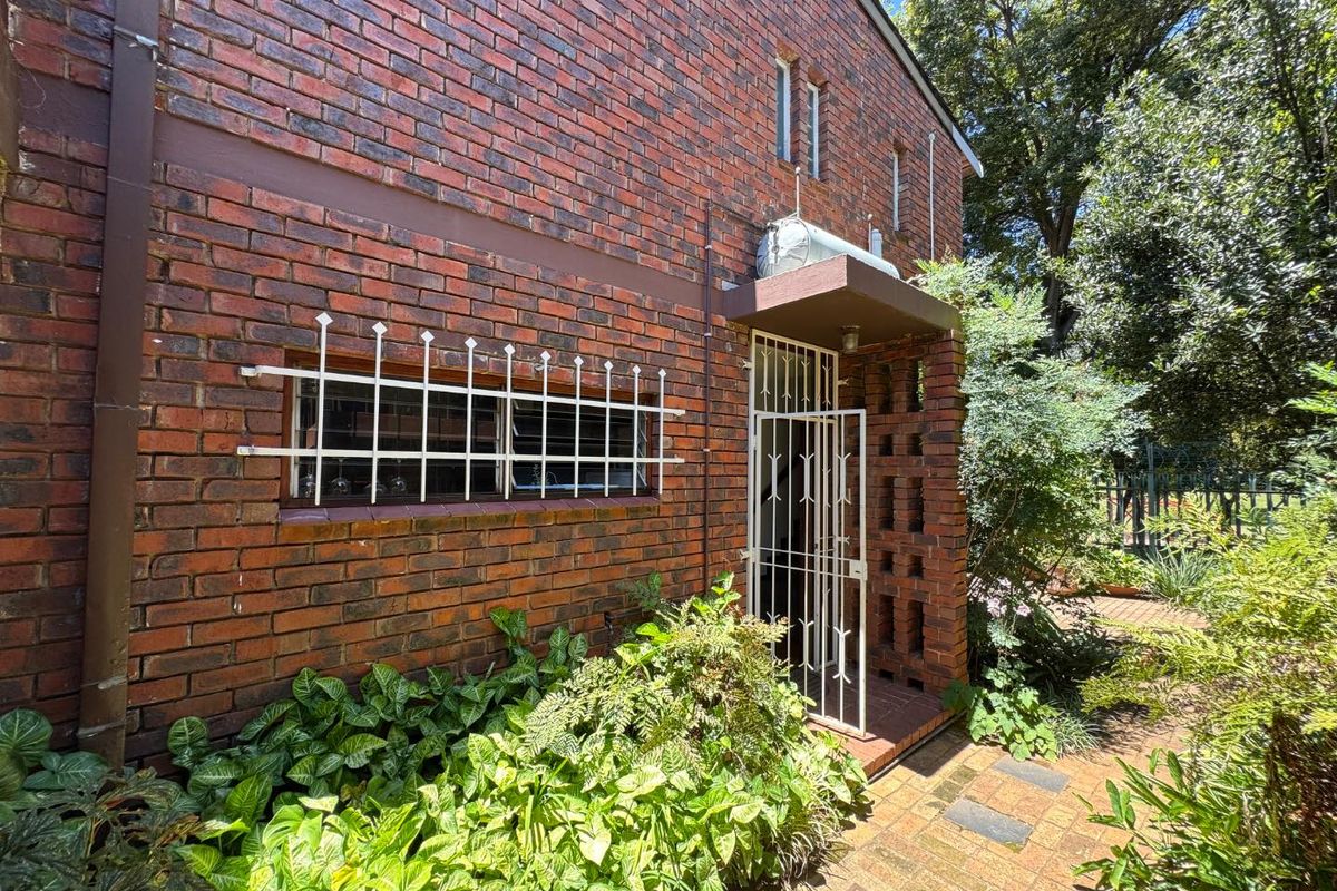 Property For Sale in Lynnwood Manor, Pretoria - Photo 2