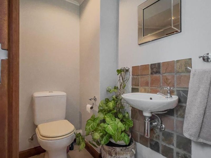 Charming Family Home with Flatlet in Heritage Hill Estate - Photo 10