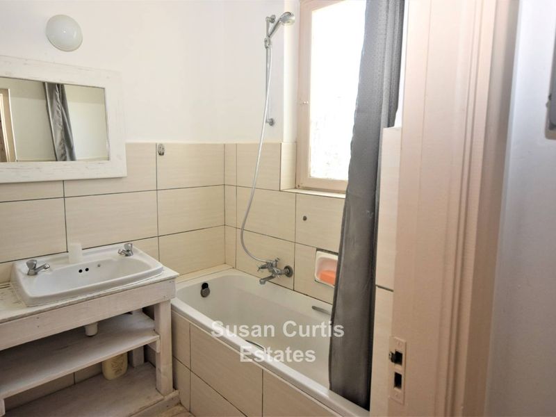 Prime Location - Photo 10