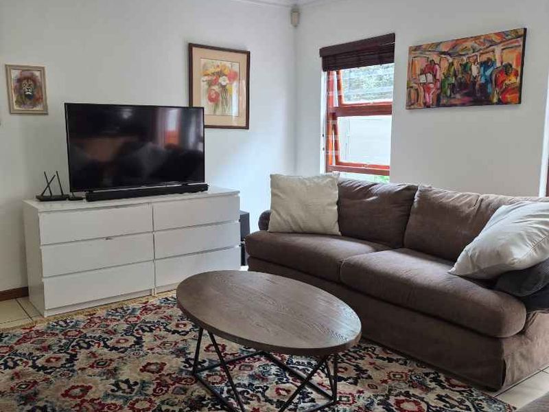 EXCLUSIVE HOME IN UPMARKET PET FRIENDLY COMPLEX (Small pets allowed) - Photo 7