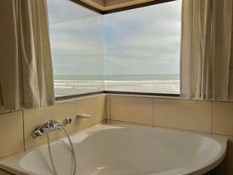 Seafront Property with indoor swimming pool - Photo 9