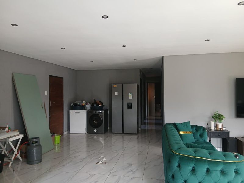 Your Dream Home Awaits: Customize the Kitchen & Closet! - Photo 3