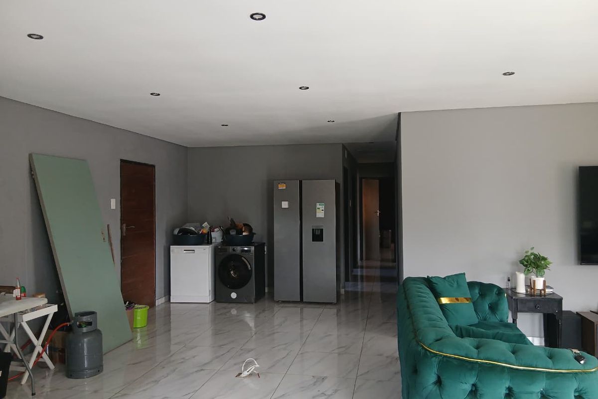 Your Dream Home Awaits: Customize the Kitchen & Closet! - Photo 3