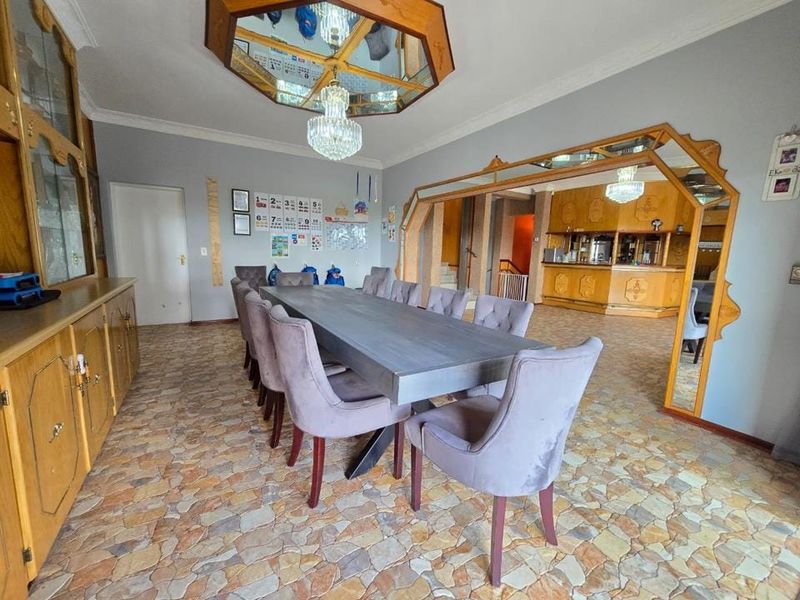 8 Bedroom House for Sale in Bassonia - Photo 9