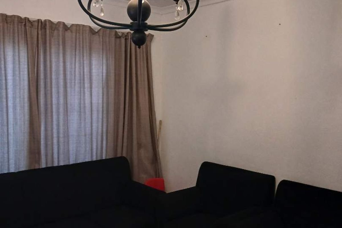 Move- in ready - Photo 5