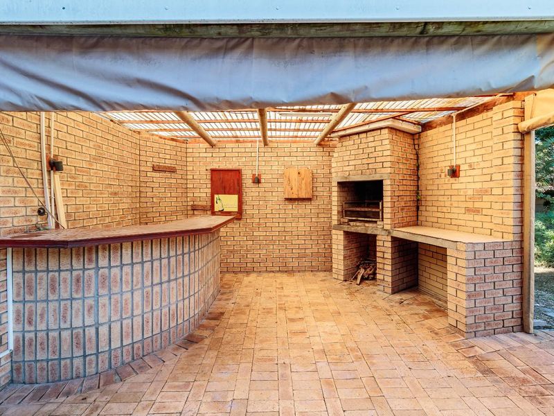 To Rent | Summerstrand: 4 Bedroom & 1 Bedroom Flatlet to Rent - Photo 8