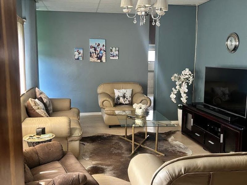 A beautiful 4 Bedroom House for sale in Otjiwarongo, Town. - Photo 2