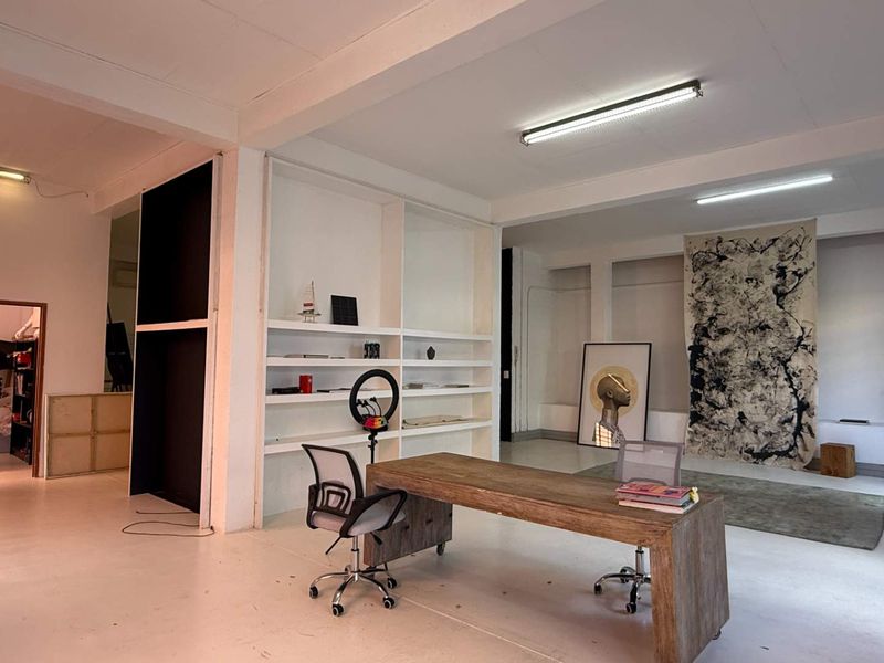 139m2 office to let in Urban Hub with balcony - Photo 6