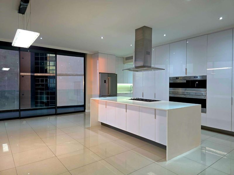 Sky-High Sophistication: Luxury 3-Bedroom Residence at Central Square Sandton - Photo 9