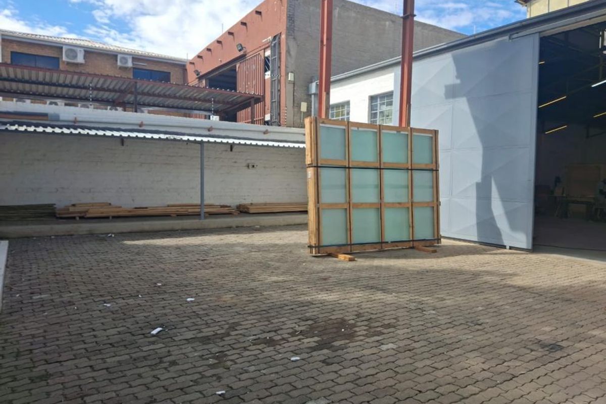 Lafrenz Warehouse and offices For Sale - Photo 3