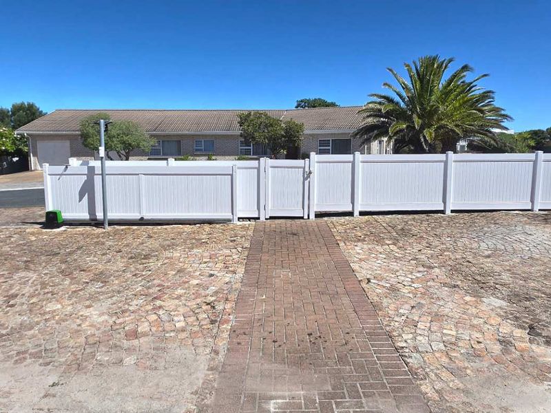 Spacious Kleinbaai Corner Home with Dual Living and Rental Potential - Photo 3