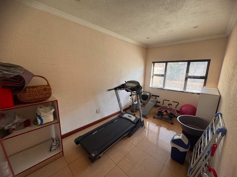 Huge Double Story Home for Sale - Photo 10