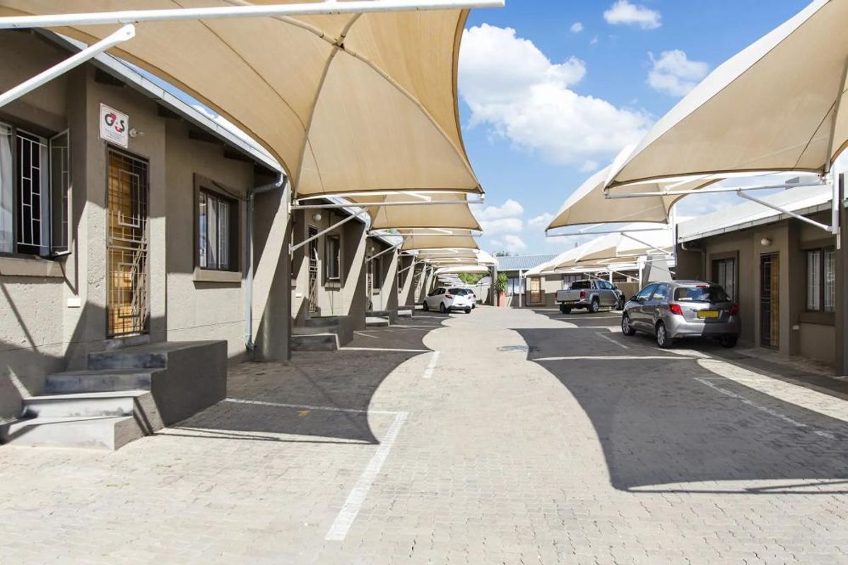 2-Bedroom Apartment for sale: Penuel Complex, Pionierspark Ext 1 - Photo 2