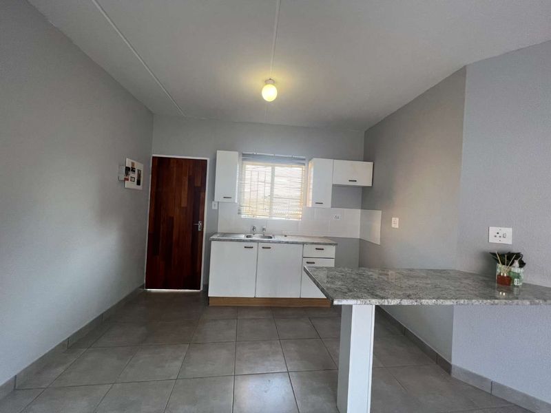 Stunning newly renovated ground floor apartment with a tenant is up for Sale - Photo 4