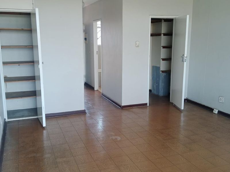 BACHELOR FLAT TO RENT IN SUNNYSIDE - Photo 6