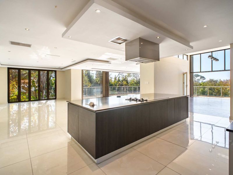 Exquisite 5-Bedroom Luxury Mansion for Sale in the Heart of Bryanston - Photo 7
