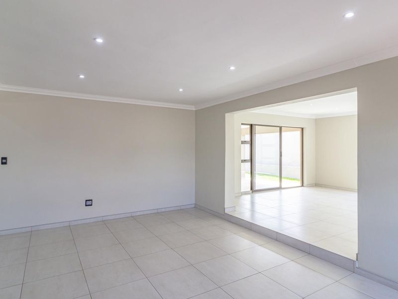 WHERE MODERN, STYLE AND COMFORT MEETS - Photo 6