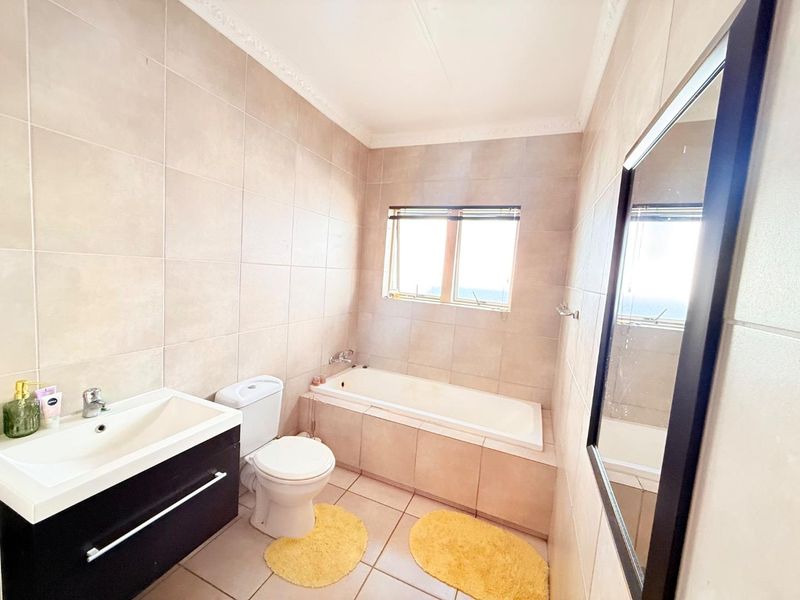 Convenient Location Meets Style and Comfort in One Home - Photo 10