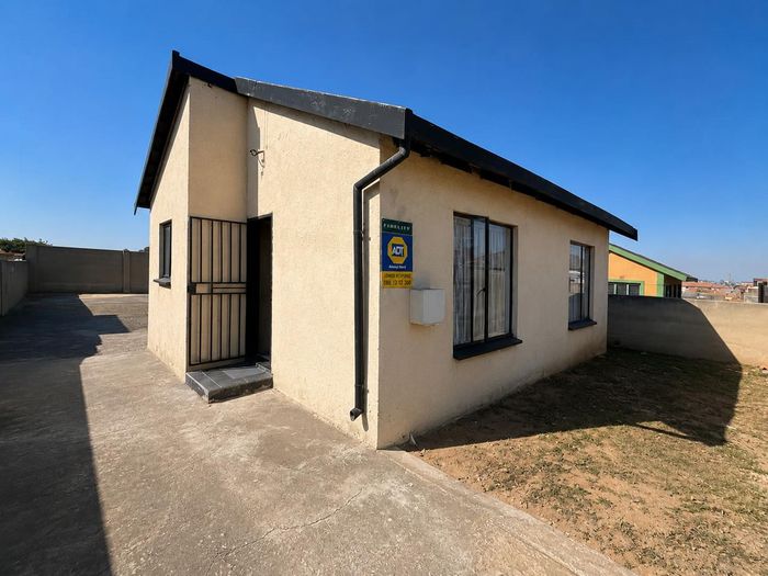 Property #2499920, House For Sale in Roodekop