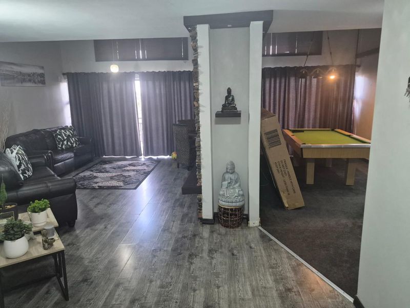 4 Bedroom House - Effingham Rd - Photo 6