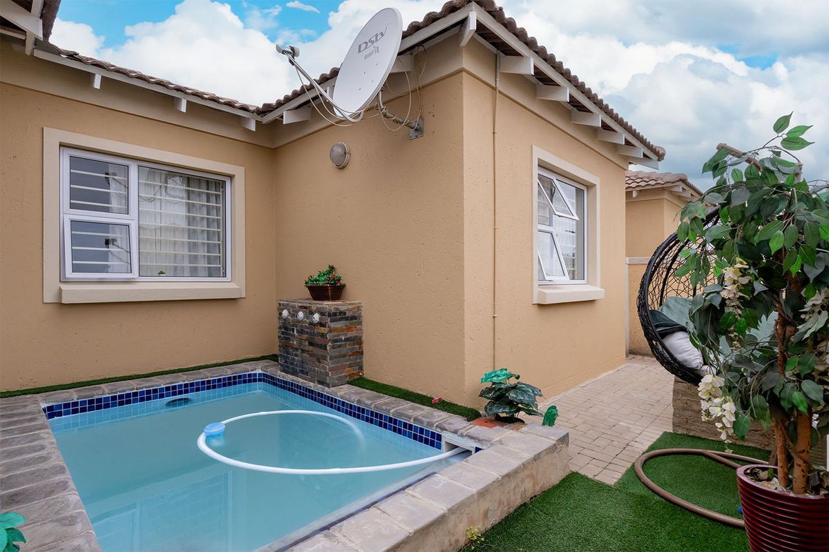 Modern, Move-In Ready 3 Bedroom Home in a Secure Estate in Pomona - Photo 5