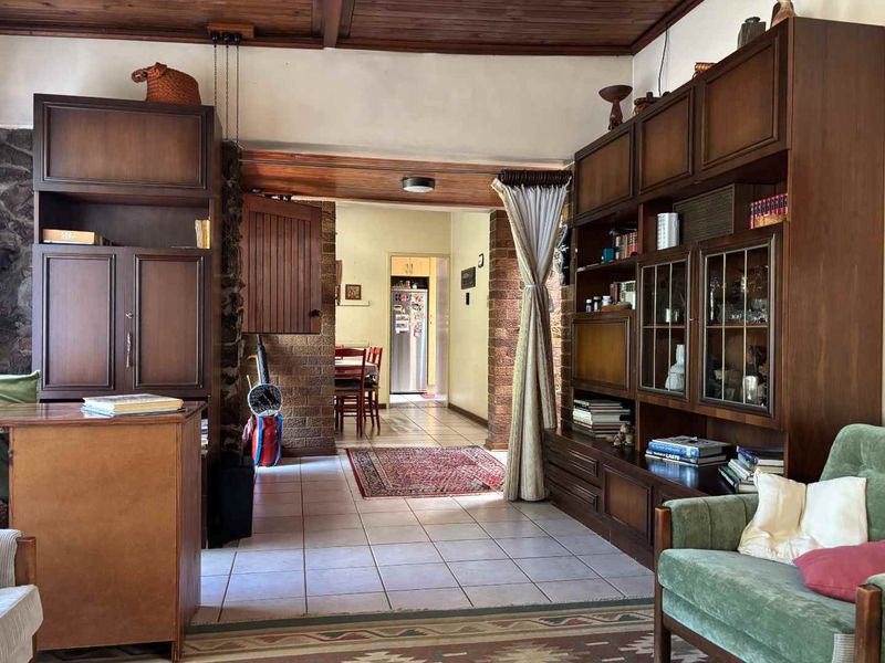 EXCLUSIVE MANDATE - NEAT AND IDEAL FOR A YOUNG  FAMILY TO GROW - LOVELY BIG STAND - Photo 8