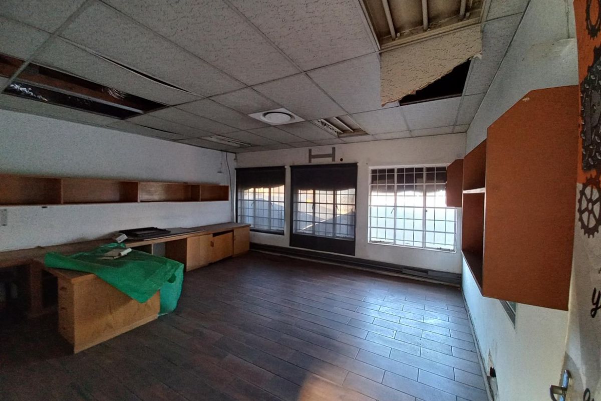 3 018m2 Warehouse To Let in Wadeville - Photo 3