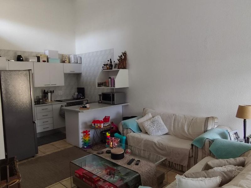 Sought After Complex Offers Neat 2 Bedroom Simplex - Photo 2