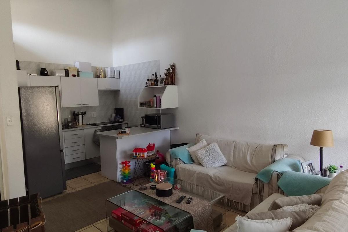 Sought After Complex Offers Neat 2 Bedroom Simplex - Photo 2