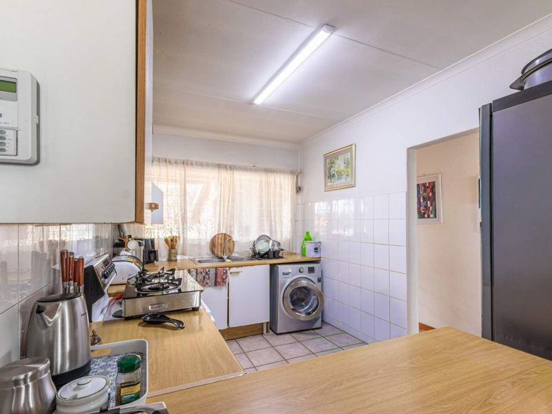 Spacious 2 bed unit for sale. - Photo 6