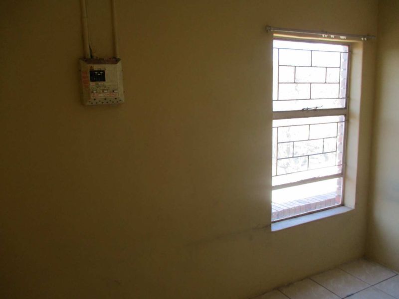 A BACHELOR FLAT TO RENT IN PRETORIA CENTRAL - Photo 5