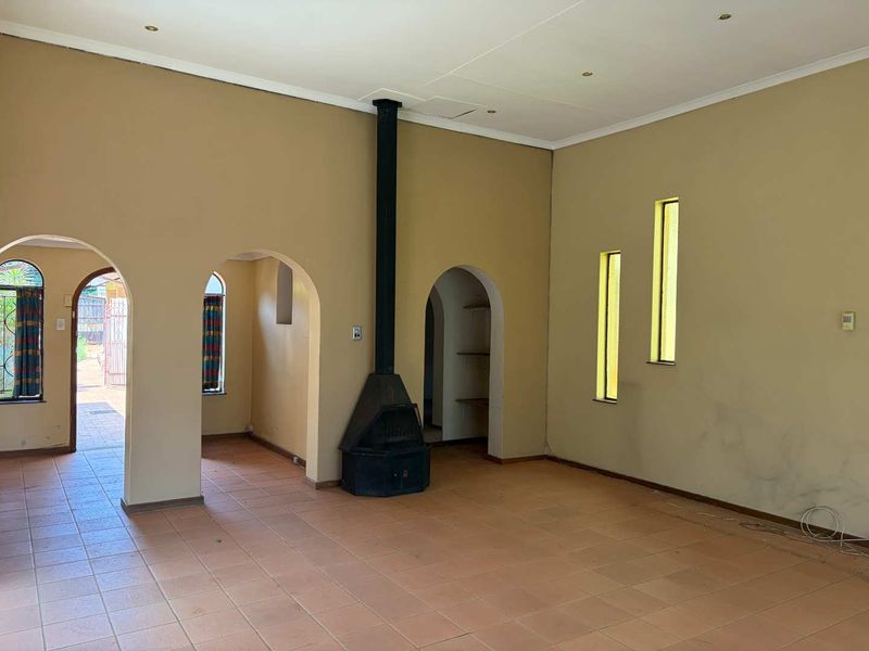 Endless Possibilities in This Expansive 4 Bedroom Family Home! - Photo 7