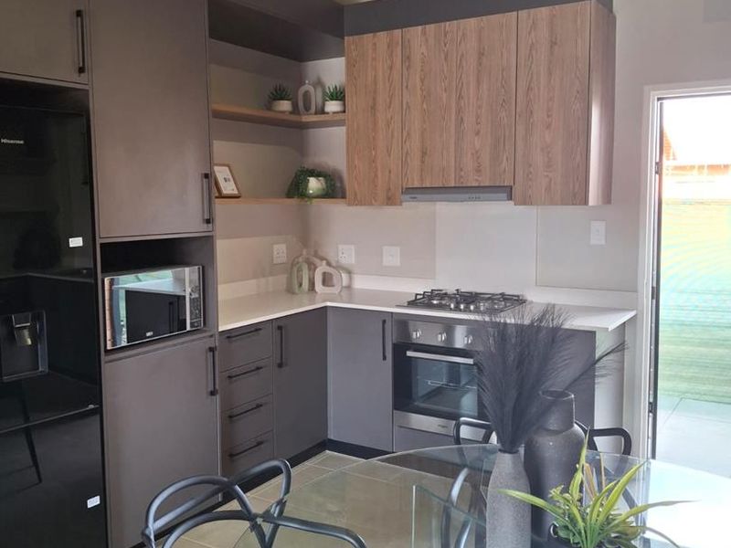 2 BEDROOM STACK UNITS FOR SALE IN RIETVALLEIRAND - Photo 5