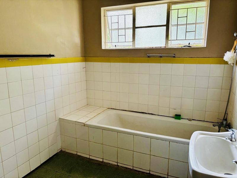 3 bedroom house for sale in Vryheid - Photo 10