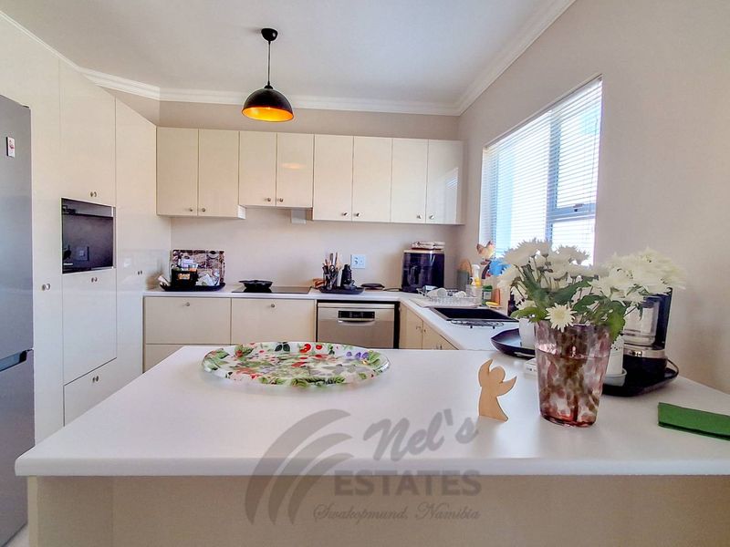 Townhouse For Sale in Kramersdorf, Swakopmund - Photo 9