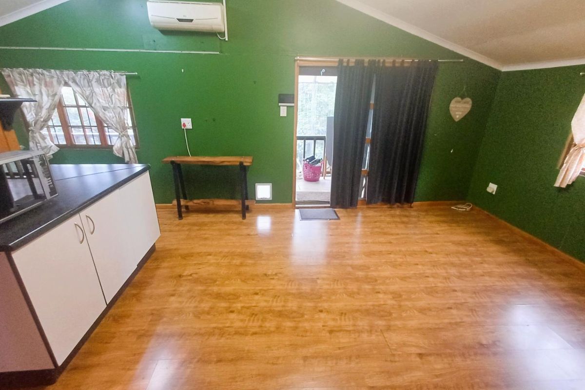 FOR RENT  |  Bothas Hill  |  2 Bedroom Garden Cabin - Photo 4