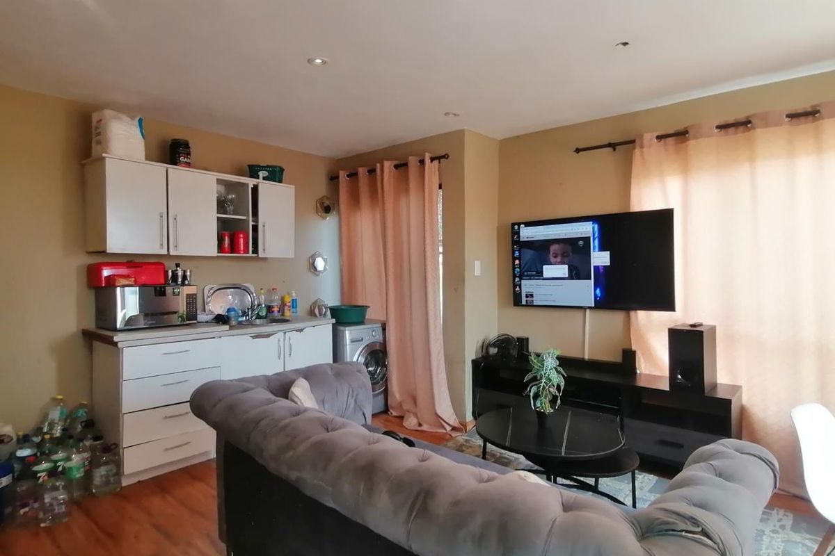 5 Bedroom House for Sale Cosmo City - Photo 5