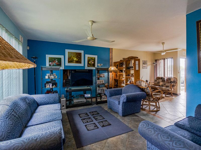 Family and pet friendly complex - Photo 7