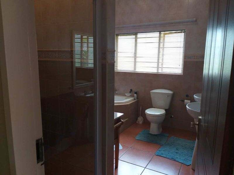 BACK ON MARKET - - Photo 6