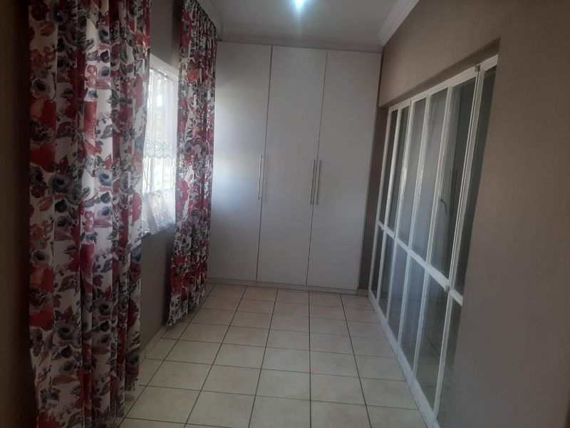 2 Bedroom Town House in New Redruth - Photo 10