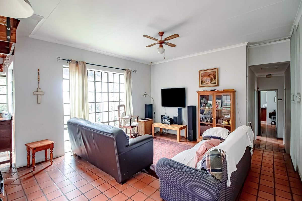 Elevated Living with Views, Versatility & a Prime Address - Photo 4