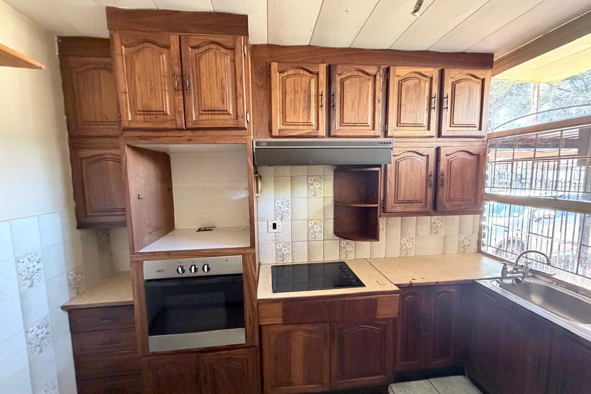 Lovely 3 bedroom duplex townhouse in a sought after suburb! - Photo 4