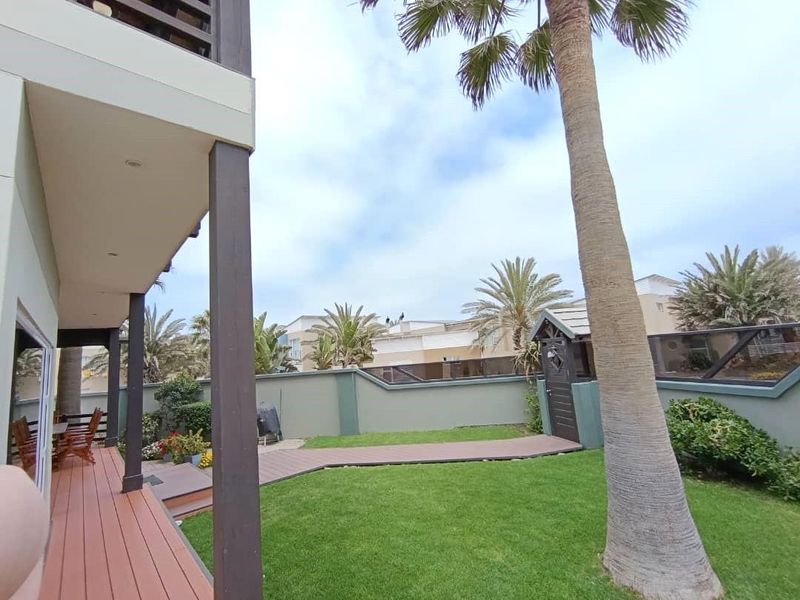 Vogelstrand Gem: Stunning Views, Prime location - Home for Sale - Photo 6