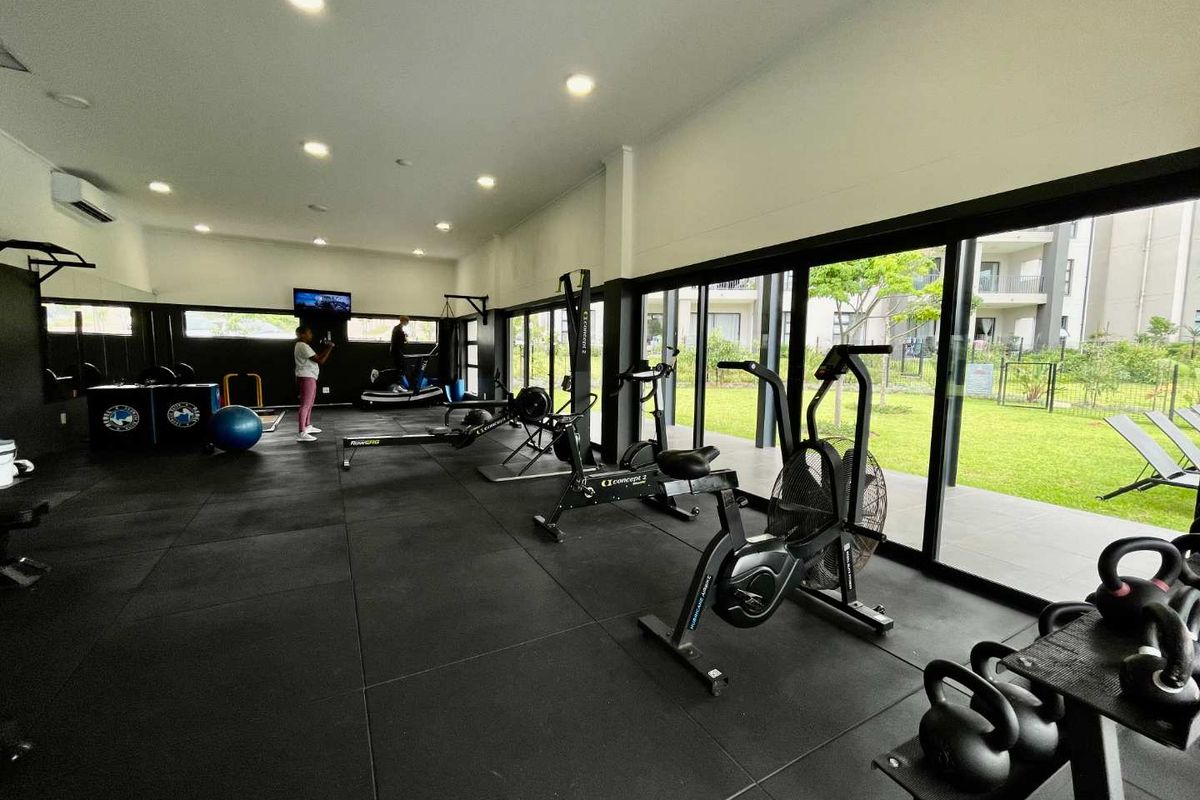 Top Floor 2 Bedroom apartment in Ballito Central - Photo 3