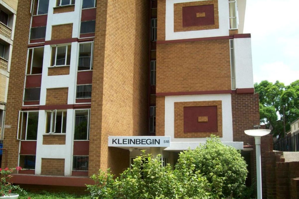 BACHELOR FLAT TO RENT IN ARCADIA - Photo 2