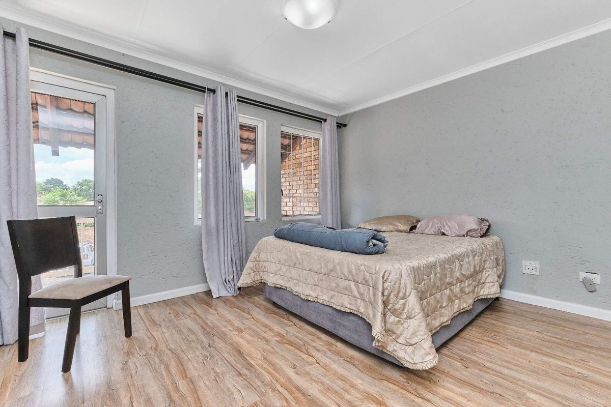 Your 3 bed, 2 bath Ferndale Dream Townhouse Awaits! - Photo 5